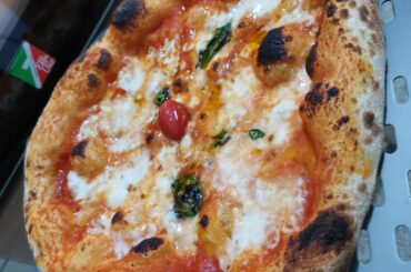 Pizza. Margherita verace con fiord di latte di Agerola _fatto a casa