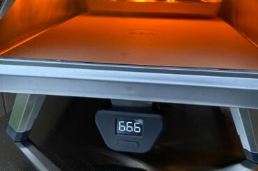 Upgraded to Ooni Karu 16. First burn and a Margherita without Basil for my kid.