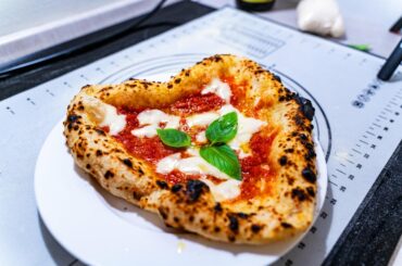 Crazy Neapolitan pizza shapes with my portable electric oven 520c 60sec 62% hydration