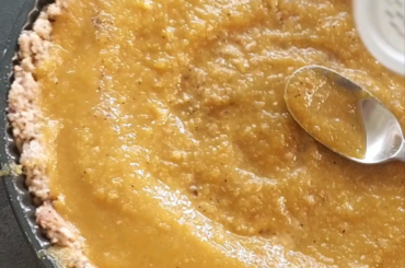 Pizza al Pezzotto (with old bread), an easy and tasty recipe to avoid wastes.