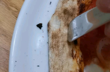 test di cottura del cornicione, ben cotto, morbido ma croccante