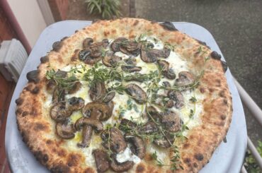 Fungi Pizza w truffle oil
