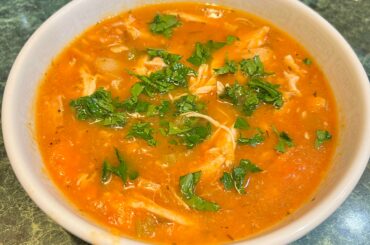 MINESTRA DI POLLO CON VERDURE E PARMIGIANO