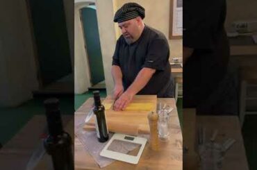 How to cut fresh pasta for tagliatelle, pappardelle and tortelli - Cooking Class in Florence, Italy