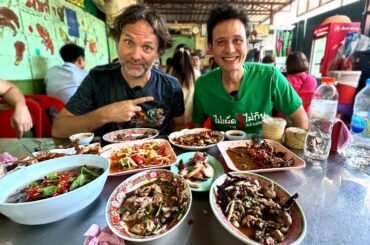 Mark Wiens feeds me SPICY THAI FOOD