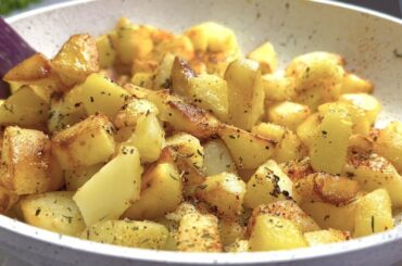 DELICIOUS POTATOES Italian style with cheese! Fragrant potatoes for any table.