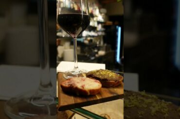 Wine and bruschettas aperitivo in Florence #shorts #firenze