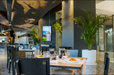 Enjoy the authentic flavors of Italian cuisine at Fellini Restaurant!