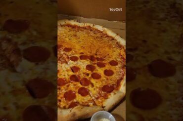 BENNY'S IN NEWPORT NEWS VA!! PIZZA WAS GOOOOOOD!! #family #fun #food #foodie