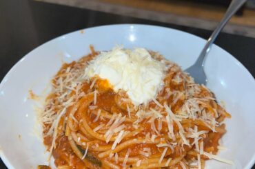 Spaghetti w/ ricotta