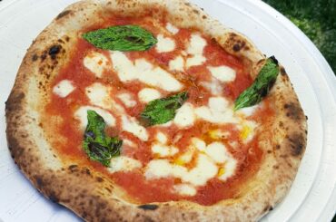 My best homemade Neapolitan pizza yet!