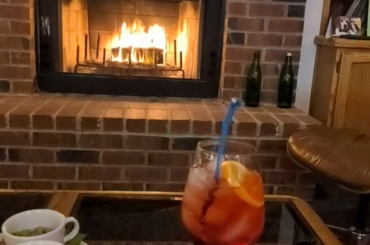 Apercena simplice con Aperol Spritz.