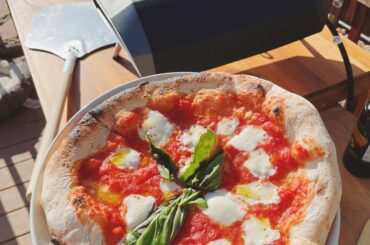 First time making Neapolitan Pizza. Turned out way better than I could have hoped.