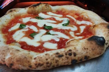 Pizza Margherita and Pizza Rucola