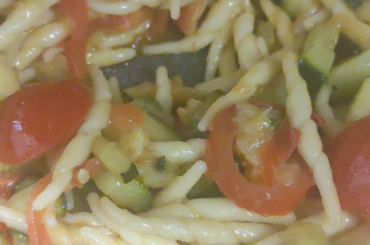 Trofie, zucchini and tomatoes 😍