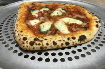 Fresh Mozzarella, Smoked Pancetta Pizza!