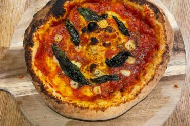 Tonight’s pizzas!! 🍕🍕🍕 First time trying out a marinara as well! Happy with how these turned out ☺️