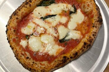 Wood fired Margherita in gozney dome! 60 % hydration.