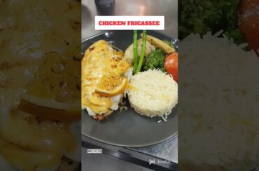 CHICKEN FRICASSEE | CHICKEN FRICASSEE PLATTING | FOOD PLATTING IDEAS || ITALIAN FOOD | HAPPYHOTELIER