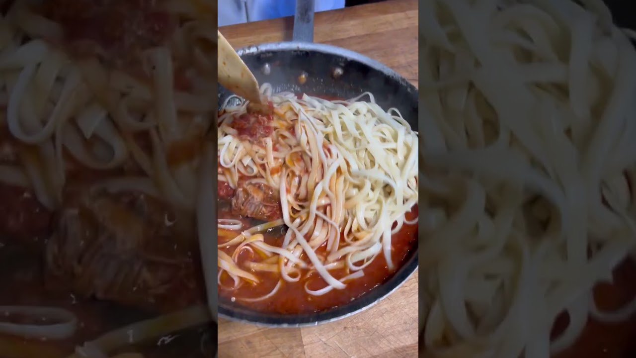 This sauce is putting Italian grandmothers OUT OF BUSINESS This sauce is putting Italian grandmothers OUT OF BUSINESS