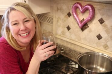 IT'S SOOOO GOOD - Authentic Italian Bolognese Sauce and fresh sourdough bread!