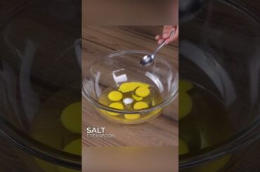 My Brazilian friend showed me this amazing broccoli recipe.