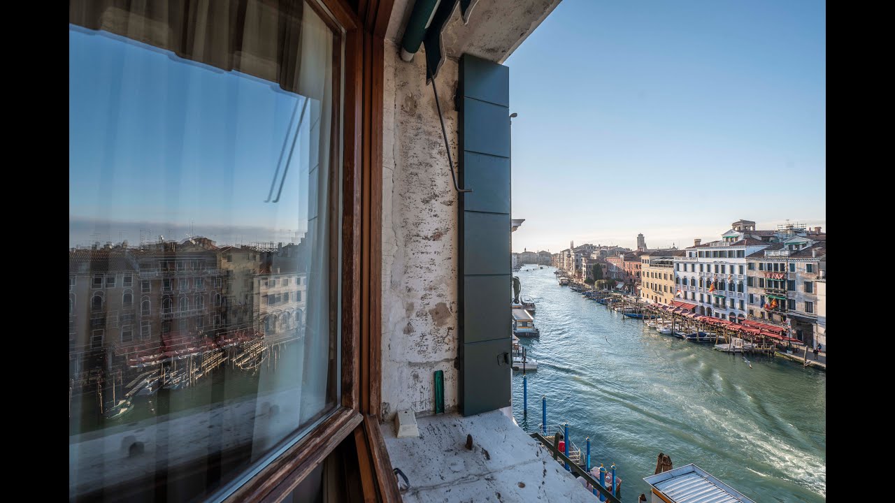 Top Floor Elegant Apartment Overlooking The Grand Canal And The Rialto Bridge Top Floor Elegant Apartment Overlooking The Grand Canal And The Rialto Bridge