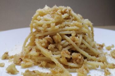 Walnuts & Honey spaghetti. Italian pasta recipes. #pasta #recipes