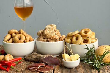 Original Italian TARALLI recipe for the best Aperitif