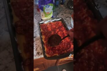 How to make lasagna #tiktok #cooking #food #yummy #couplegoals  #funny #shorts #bestboyfriend