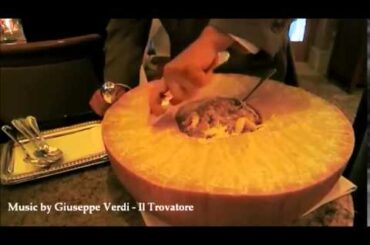 TOP  ITALIAN  GOURMET: Parmigiano Reggiano cheese wheel cooking