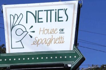 Restaurant That Banned Kids Under 10 Responds to Public Outcry