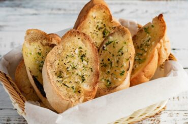 Mistakes Everyone Makes At Italian Restaurants