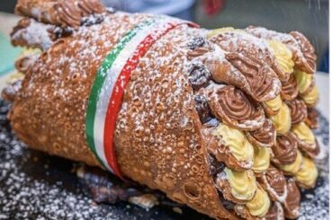 Somebody made a giant Cannoli made up of mini cannolis because why not
