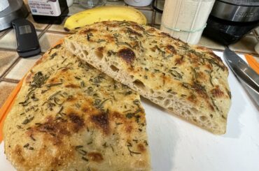 Garlic Rosemary Sourdough Focaccia!