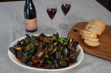 Italian Grandma Makes Mussels with Tomato Sauce