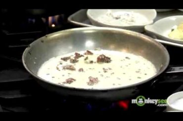 Italian Recipes - Making a Cream Based Sausage Sauce for the Gnocchi