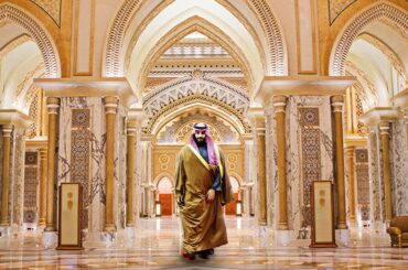 Inside The Life of Saudi Arabia's Richest Family