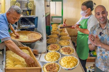 Indonesian street food - LEGENDARY CHICKEN NOODLES + MARTABAK MANIS -Indonesian street food in Bogor