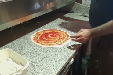 Pizza Margherita - Italian Food #viral #pakeurocuisine #pizza #pizzalover