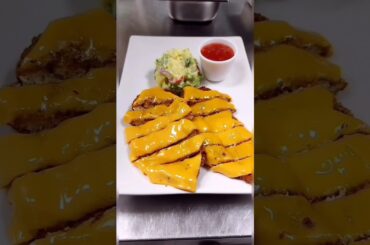 CHICKEN PICCATA || HOW TO MAKE CHICKEN PICCATA || ITALIAN FOOD RECIPE || EASY CHICKEN RECIPE #shorts