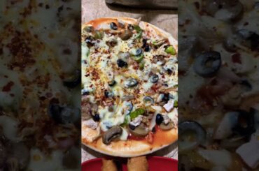 Yummy Homemade Pizza Recipe #paro #parospeeduo #foodshorts #pizzashortvideo
