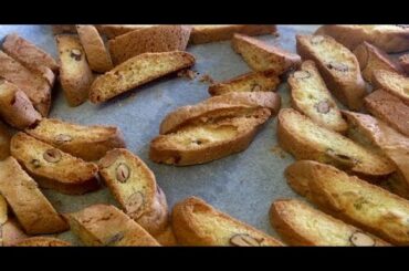 CANTUCCI biscotti: bis (twice) cotti (cooked) the Tuscan baker way? INGREDIENTS BELOW #Italyfood