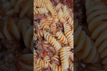 Fusilli with spicy meat sauce #italianfood #pastalover #meat #italianfood #italiancuisine #pasta