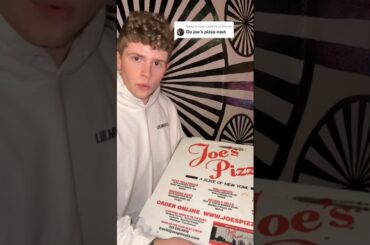 Eating Joes Pizza and doing a cheese pull test!