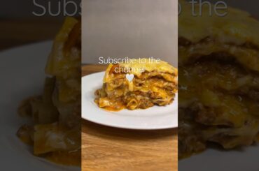 Lasagna recipe #lasagna #lasagnarecipe #italianfood #cheesylasagna #tomatoes #mozarellacheese