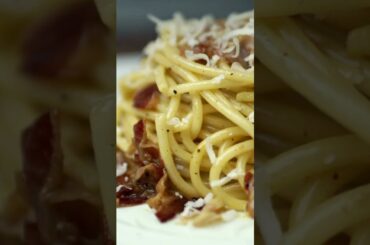 DISCOVERING ROME'S DELIGHTFUL CUISINE #short #rome #food #shorts #foods