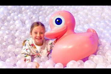 Nastya and Dad spend a day off at the kids playroom