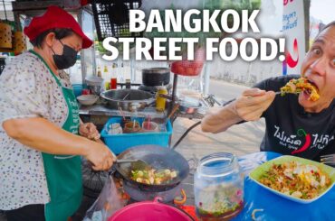 Bangkok Street Food - $2 SPICY SQUID!! | Real Local Thai Food!