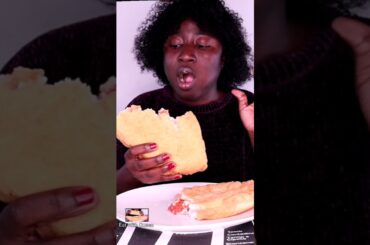 ASMR Giant Italian Fried Pizza Mukbang /ASMR PIZZA FRITTA NAPOLETANA (Deep Fried Pizza)